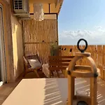 Apartment 360 Sea View Beachfront 2 Bedrooms *