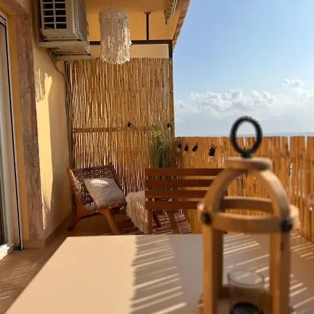 Apartmán 360 Sea View Beachfront 2 Bedrooms *